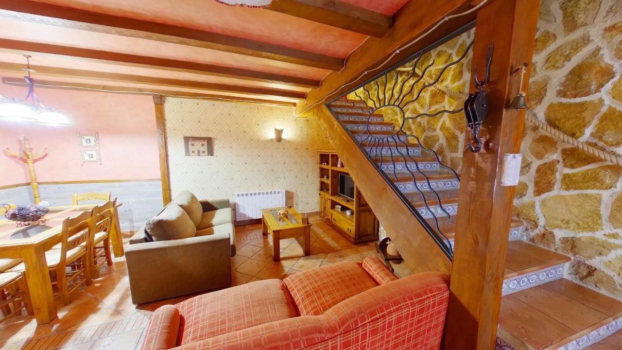 Ruralrut-El Tiemblo Wifi, Cabina De Hidromasaje, Aire Acondicionado Y A Pocos Metros De Zonas De Bano Naturales Extérieur photo