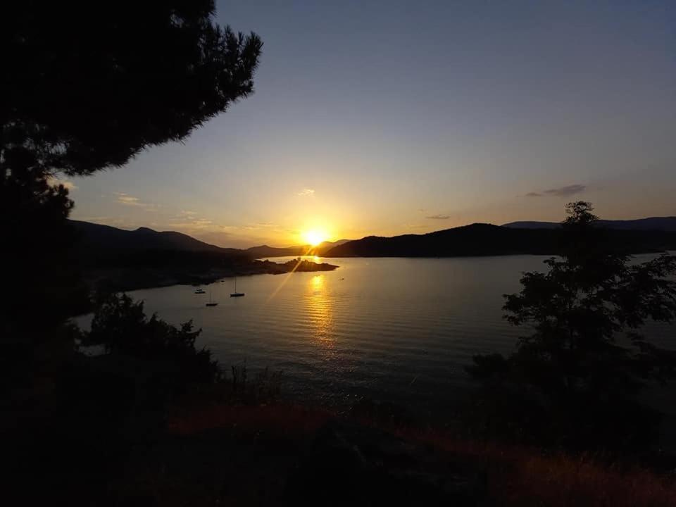 Ruralrut En El Tiemblo Precios Especiales A Partir De 7 Noches, Wifi, Cabina De Hidromasaje, Aire Acondicionado, Zonas De Bano Naturales Cercanas Extérieur photo