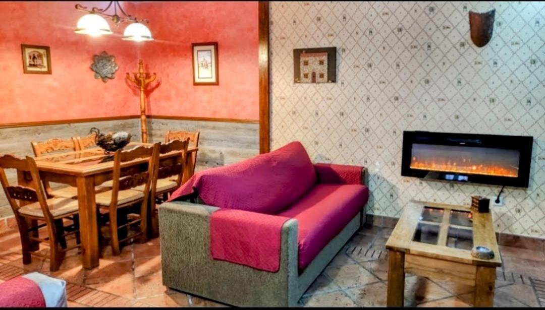 Ruralrut-El Tiemblo Wifi, Cabina De Hidromasaje, Aire Acondicionado Y A Pocos Metros De Zonas De Bano Naturales Extérieur photo