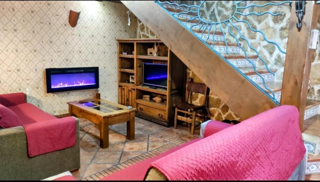 Ruralrut-El Tiemblo Wifi, Cabina De Hidromasaje, Aire Acondicionado Y A Pocos Metros De Zonas De Bano Naturales Extérieur photo