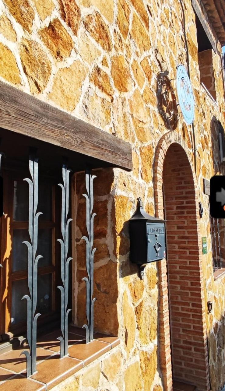 Ruralrut-El Tiemblo Wifi, Cabina De Hidromasaje, Aire Acondicionado Y A Pocos Metros De Zonas De Bano Naturales Extérieur photo